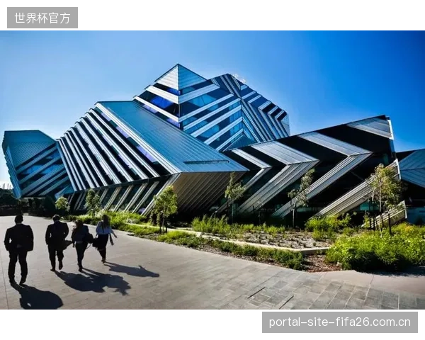 蒙纳士大学风洞研究指出，结合改进的冲刺姿势与空气动力学连体服，总减阻效益可达17%至27%，凸显了服装对边界层控制与骑行姿态的强关联性